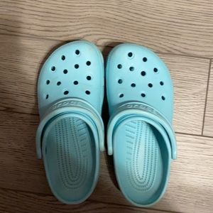 Gently used crocs